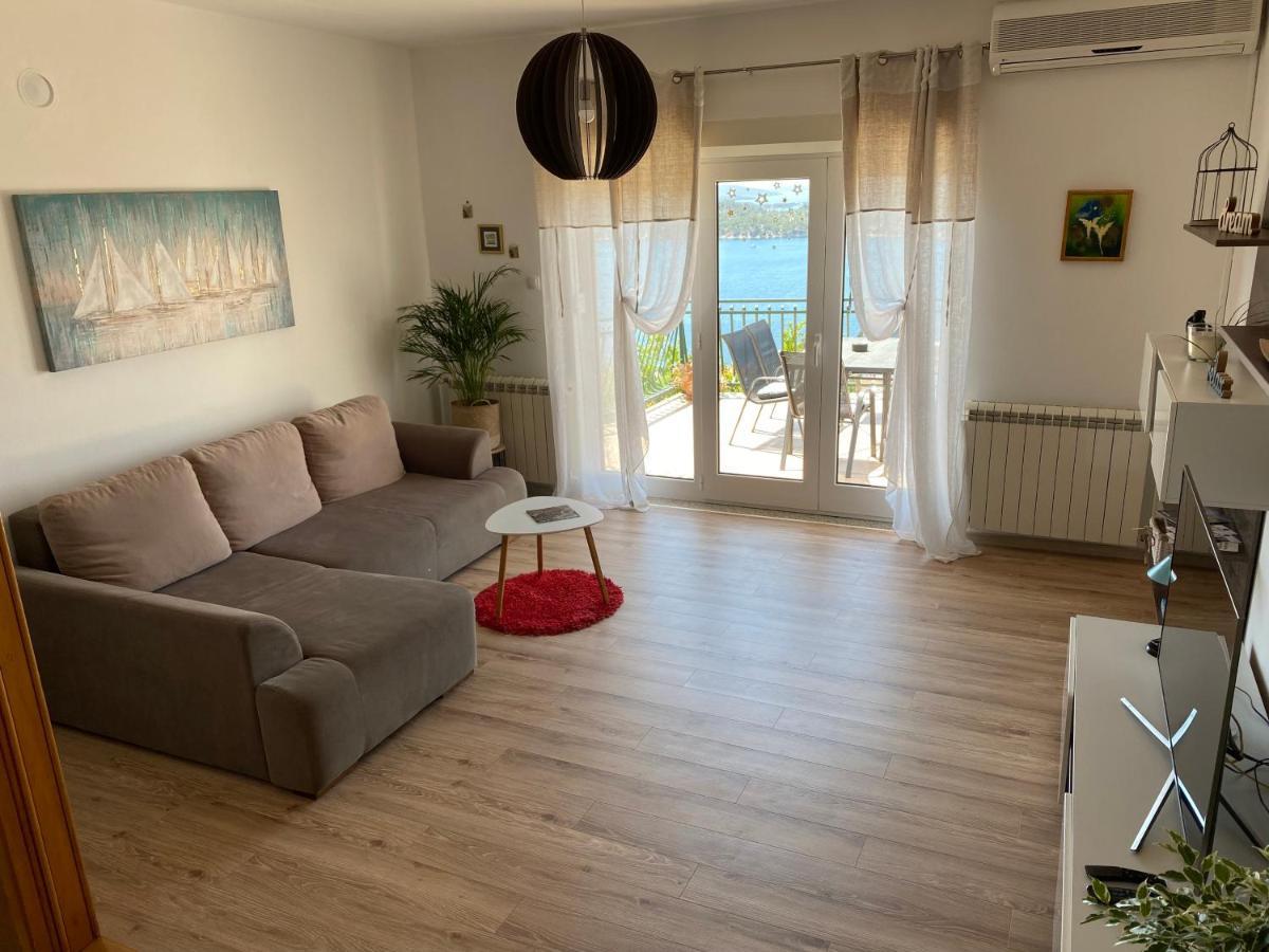 Betty Apartment